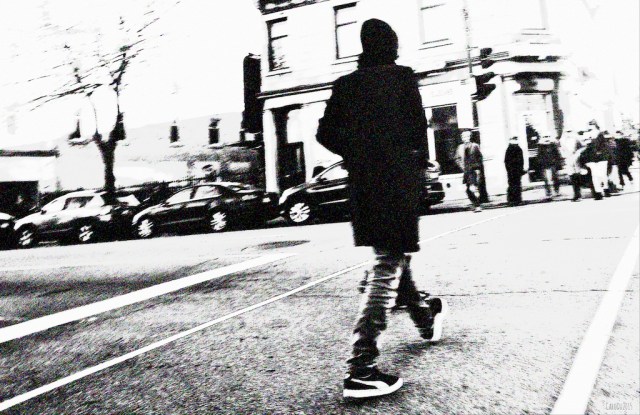 SEUL DANS LE MONDE Hier, sur le Plateau